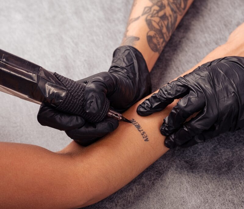 guantes para tatuadores trabajamos cada día para ofrecer a los tatuadores guantes desechables seguros