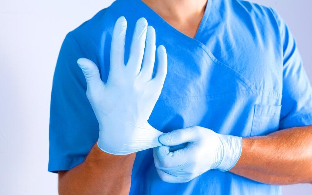 Diferencia entre los guantes de látex y nitrilo: guía profesional para comprar al mejor precio